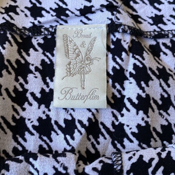 Bread & Butterflies Black & White Houndstooth Sailor Button Crepe Mini Skirt - Picture 2 of 4